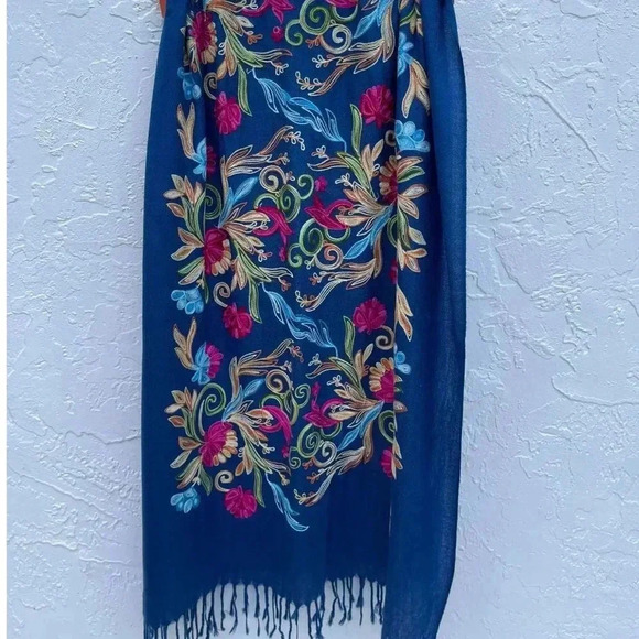 Unbranded Womens Embroidered Flower Scarf Multicolor Sz 29"x33" - Picture 7 of 14